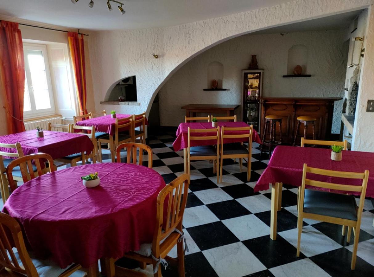 Hotel Les Remparts Nozeroy Ngoại thất bức ảnh