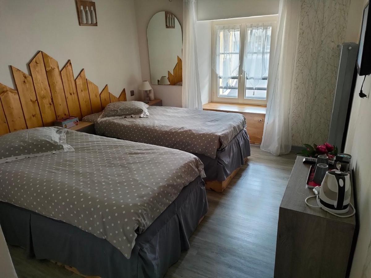 Hotel Les Remparts Nozeroy Ngoại thất bức ảnh